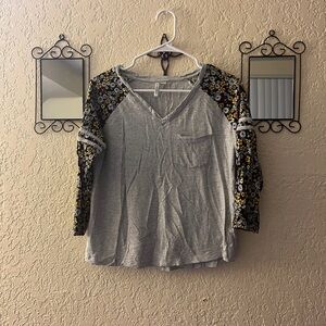 Floral Sleeve Gray Long Sleeve Top